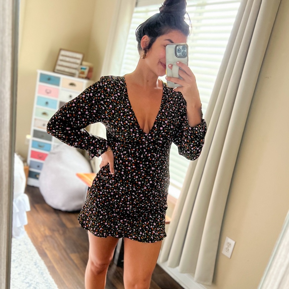 (zara) NWT black fall floral long sleeve v-neck mini ruffle dress